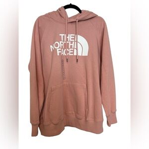The North Face Women’s Half Dome Pullover Hoodie *never worn* tags still on